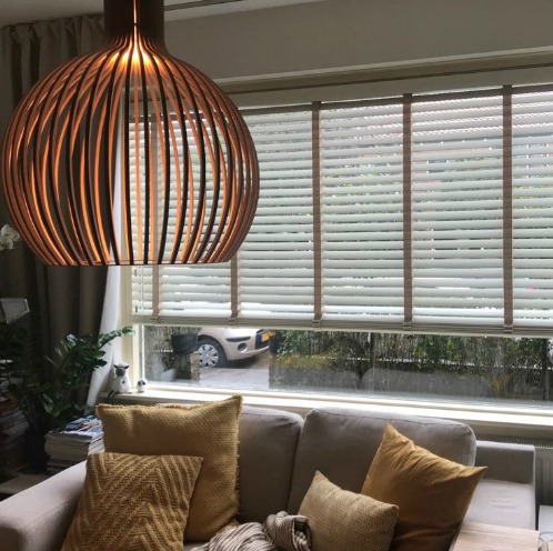 houtenjaloezieen met ladderband 498 -496 Houten raamdecoraties Hennie's Zonwering