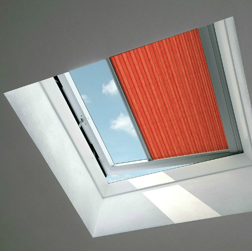 Velux plissegordijnen lichtkoepel Velux plissegordijnen lichtkoepel Hennies Zonwering