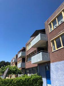 Terrasschermen op balkon Hennie's Zonwering