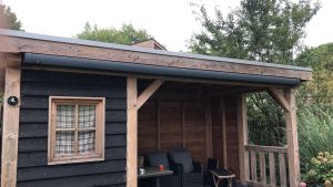 Terrasscherm op tuinhuis Hennie's Zonwering