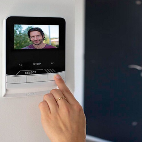Videophone V100+ 2 Videophone V100 + Hennie's Zonwering