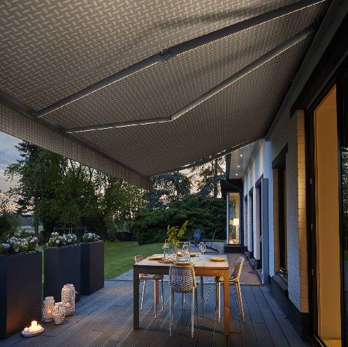 Gaudi 300 solaise Hennie's Zonwering